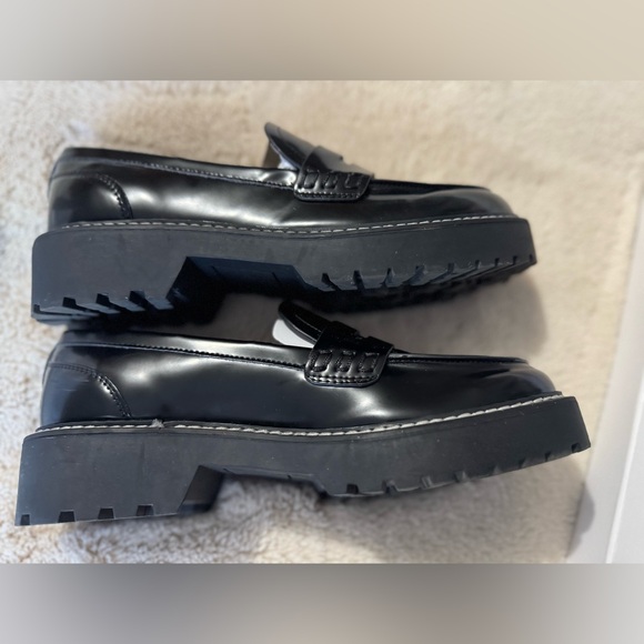 Calvin Klein Suzie Penny Loafers. Size 9 - Picture 7 of 10